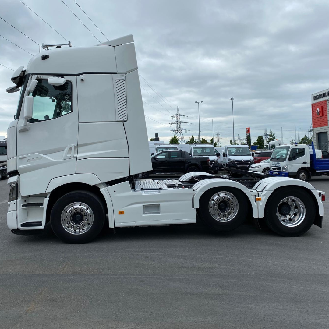 2020_Renault_T-High_520_6×2_4[1]