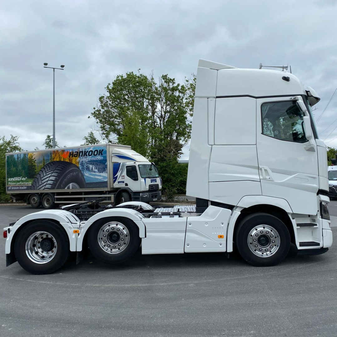 2020_Renault_T-High_520_6×2_8[1]