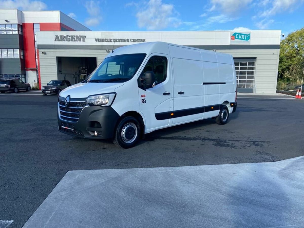 2024 Renault Master Red Edition 3