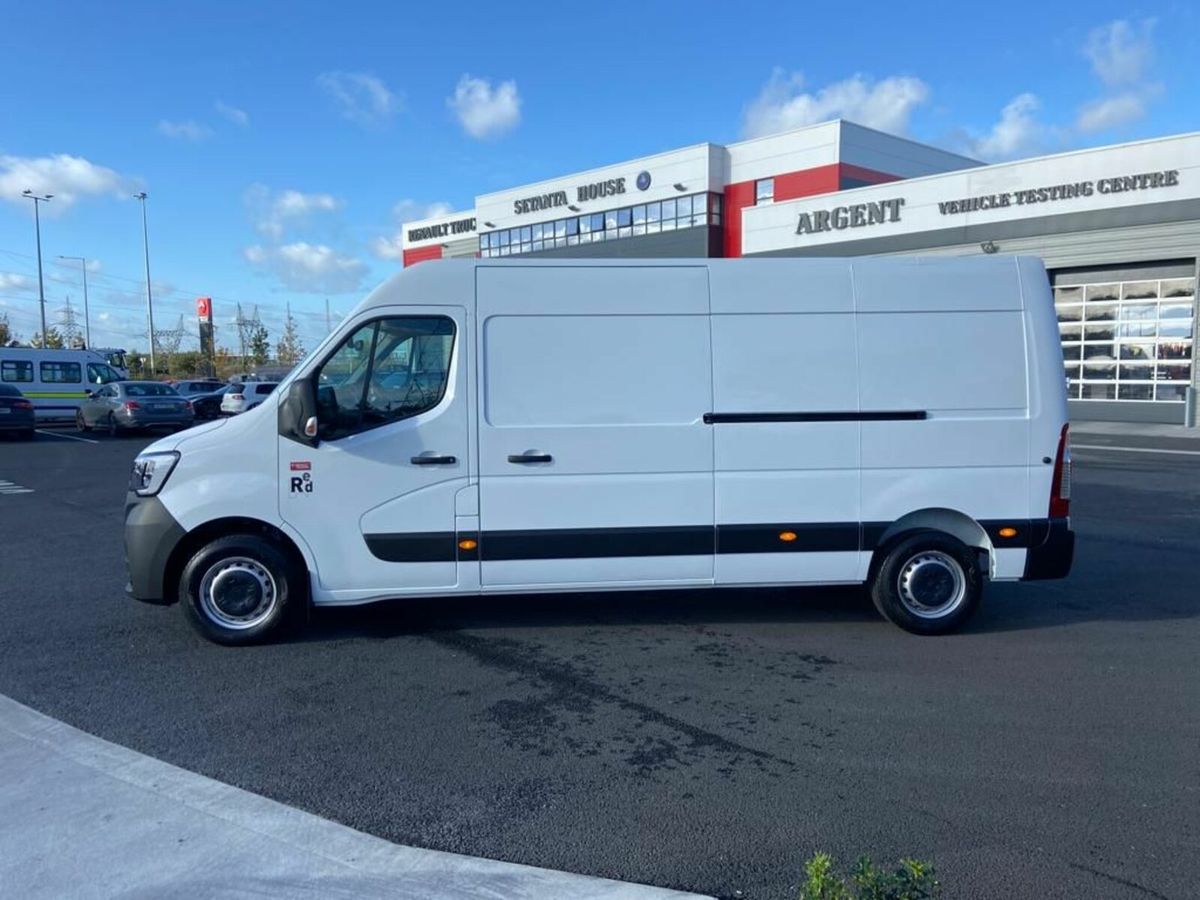 2024 Renault Master Red Edition 4