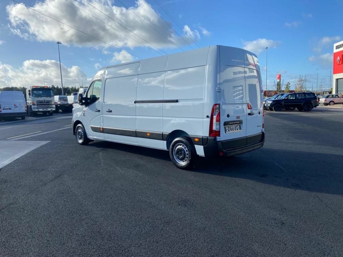 2024 Renault Master Red Edition 5