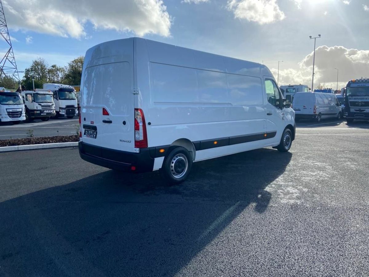 2024 Renault Master Red Edition 7