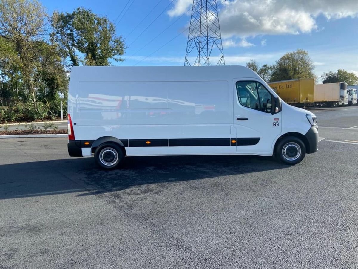 2024 Renault Master Red Edition 8