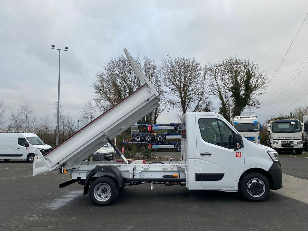 New Renault Master Tipper 9